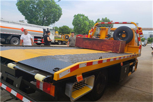 元宝山区附近拖车电话号码服务